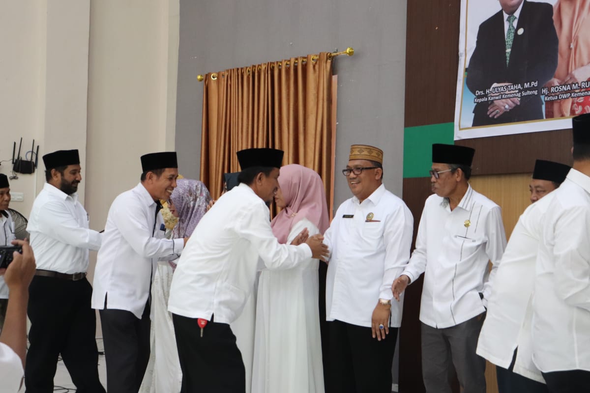Jabat salam bersama ASN